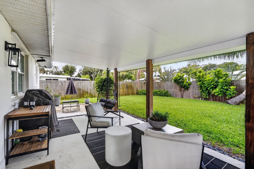 Welcome to this beautifully updated 3-bedroom, 2-bathroom - photo 22
