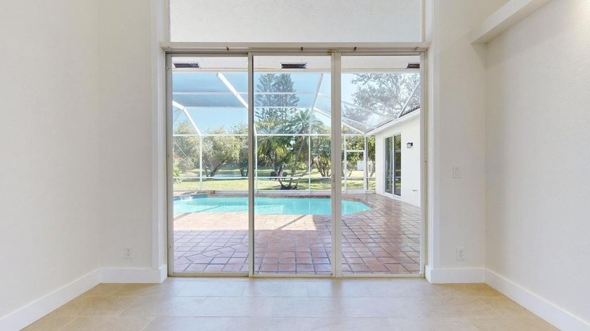 SELLER FINANCING OR LEASE OPTION AVAILABLE! Stunning Lakeview - photo 11