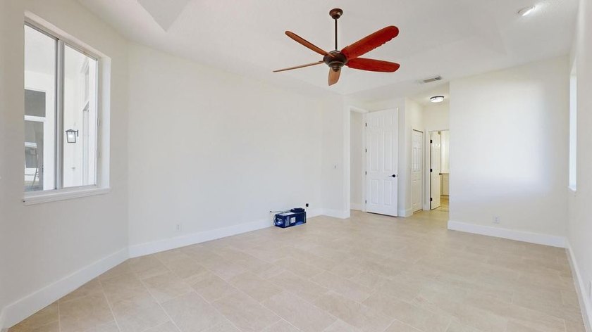 SELLER FINANCING OR LEASE OPTION AVAILABLE! Stunning Lakeview - photo 18