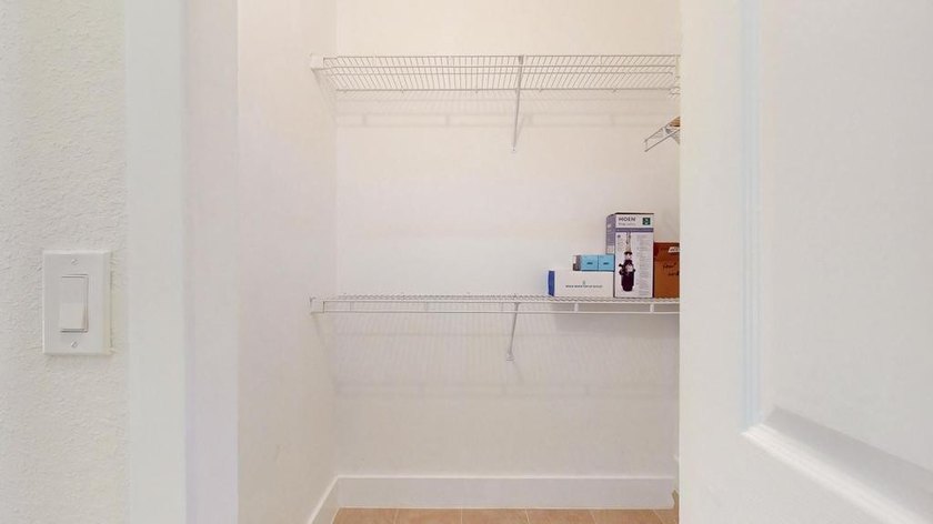 SELLER FINANCING OR LEASE OPTION AVAILABLE! Stunning Lakeview - photo 22