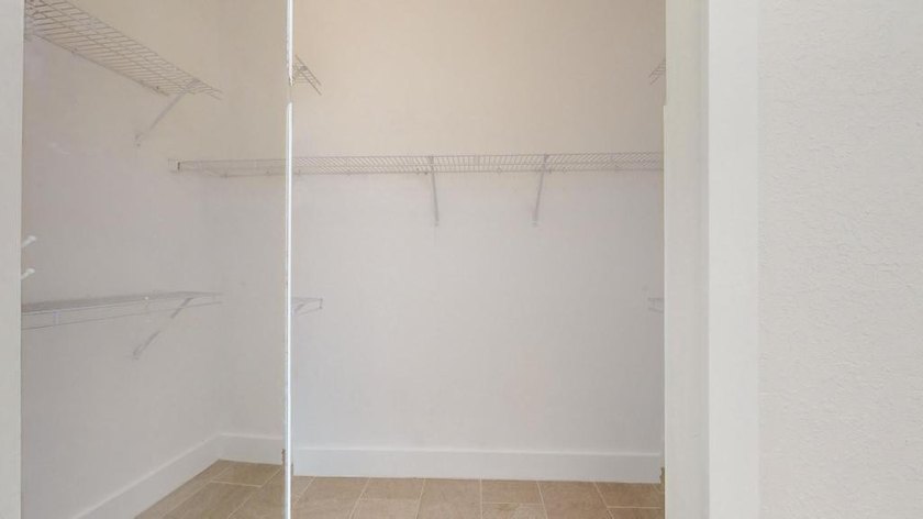 SELLER FINANCING OR LEASE OPTION AVAILABLE! Stunning Lakeview - photo 24