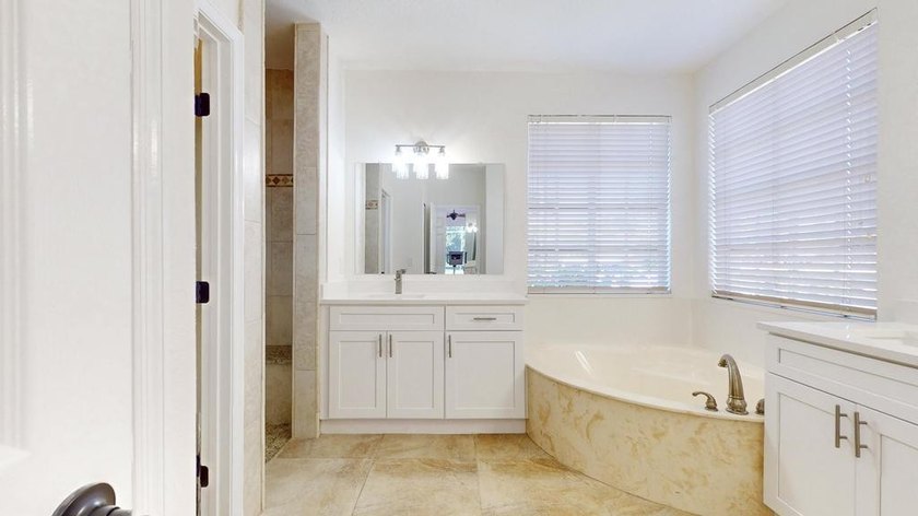 SELLER FINANCING OR LEASE OPTION AVAILABLE! Stunning Lakeview - photo 27