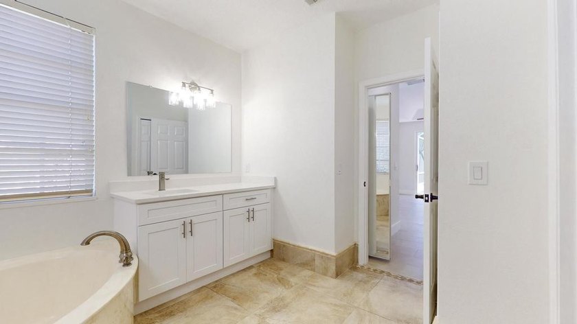 SELLER FINANCING OR LEASE OPTION AVAILABLE! Stunning Lakeview - photo 30