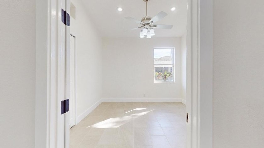 SELLER FINANCING OR LEASE OPTION AVAILABLE! Stunning Lakeview - photo 32