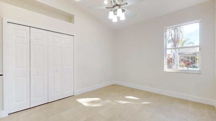 SELLER FINANCING OR LEASE OPTION AVAILABLE! Stunning Lakeview - photo 33