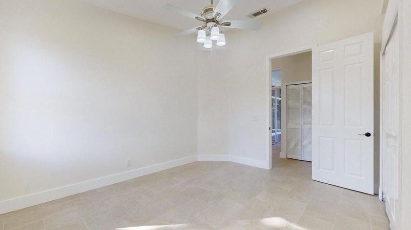 SELLER FINANCING OR LEASE OPTION AVAILABLE! Stunning Lakeview - photo 34