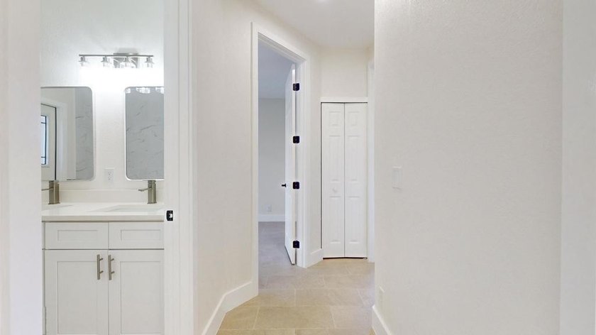 SELLER FINANCING OR LEASE OPTION AVAILABLE! Stunning Lakeview - photo 35