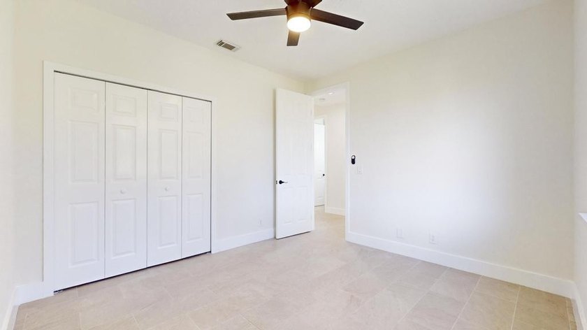 SELLER FINANCING OR LEASE OPTION AVAILABLE! Stunning Lakeview - photo 46