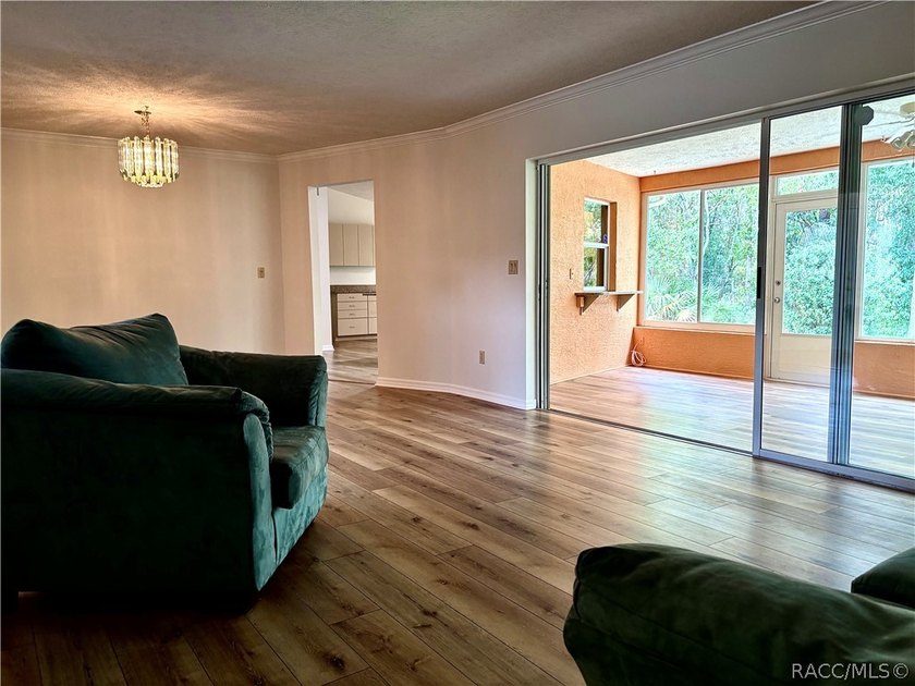 Beautiful, large move in ready home. 3 bedroom 2 bathroom - photo 26