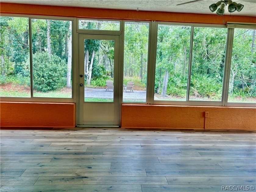 Beautiful, large move in ready home. 3 bedroom 2 bathroom - photo 33
