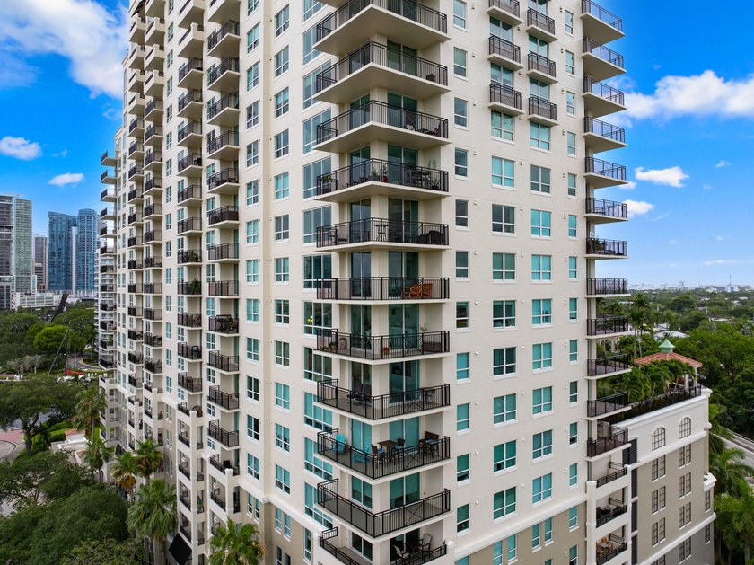 Bright 10th-floor NW corner residence at The Symphony with 2 - photo 28