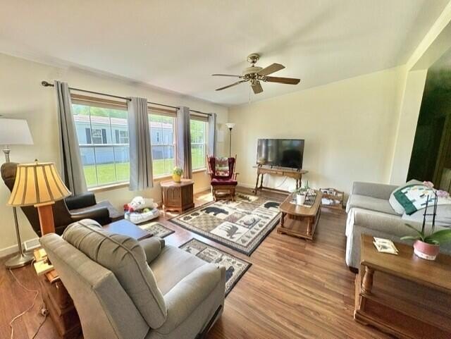One of the best floor plans.Ice cold air cond and home generator - photo 4