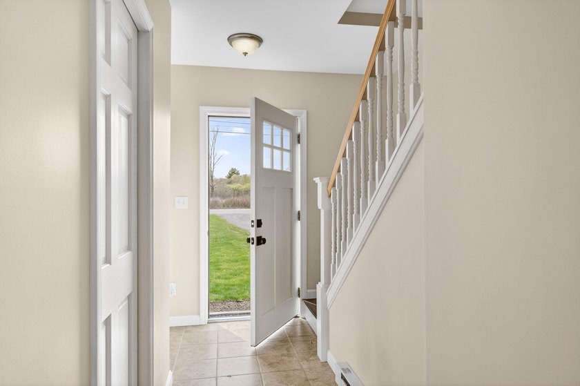Charming 3BR/2.5BA in the Heart of Rockland. Built in 2015 and - photo 3
