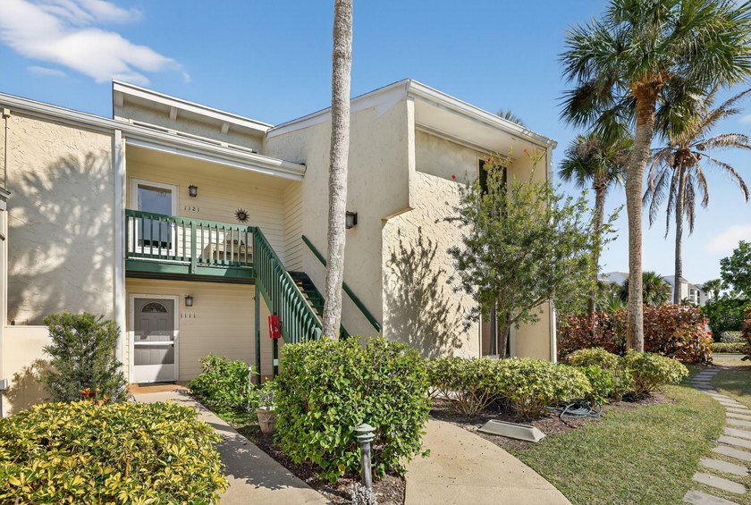 Beautiful first-floor corner unit in the resort-style community - photo 2