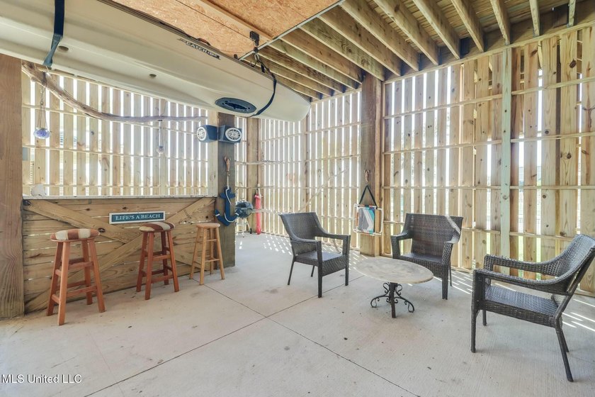 Stunning 6-year-old custom home sits on an oversized lot just - photo 28