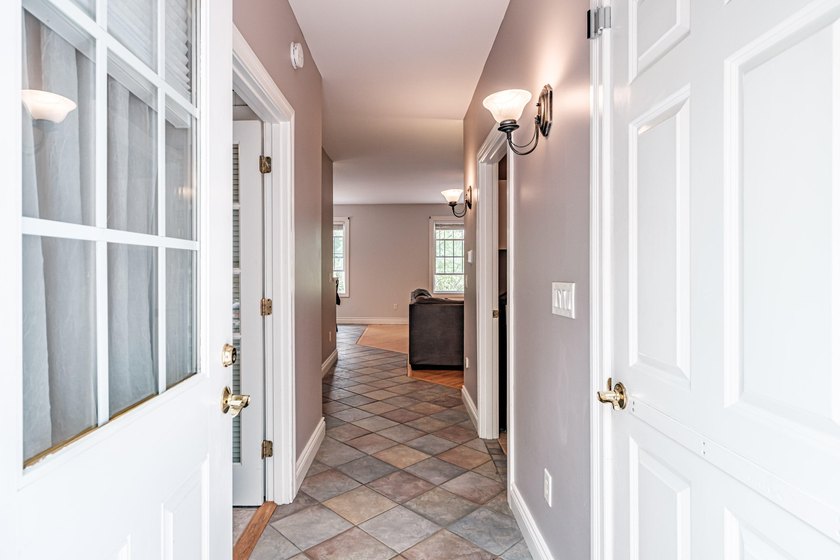 Welcome to 52 Alice Rd! This beautifully maintained raised ranch - photo 7