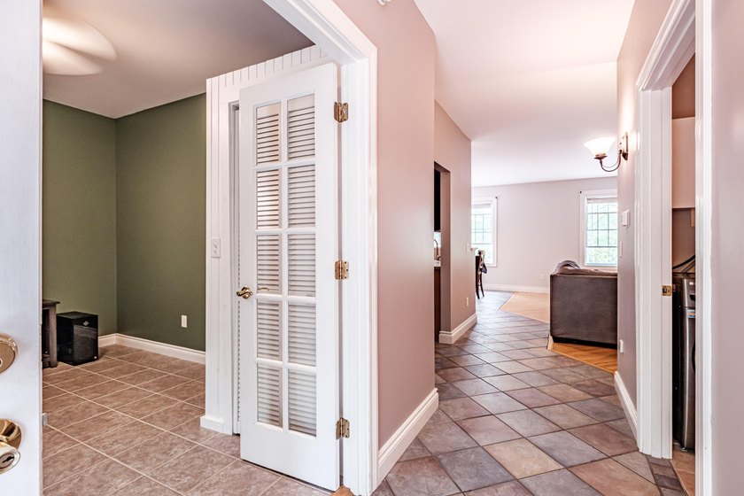 Welcome to 52 Alice Rd! This beautifully maintained raised ranch - photo 8