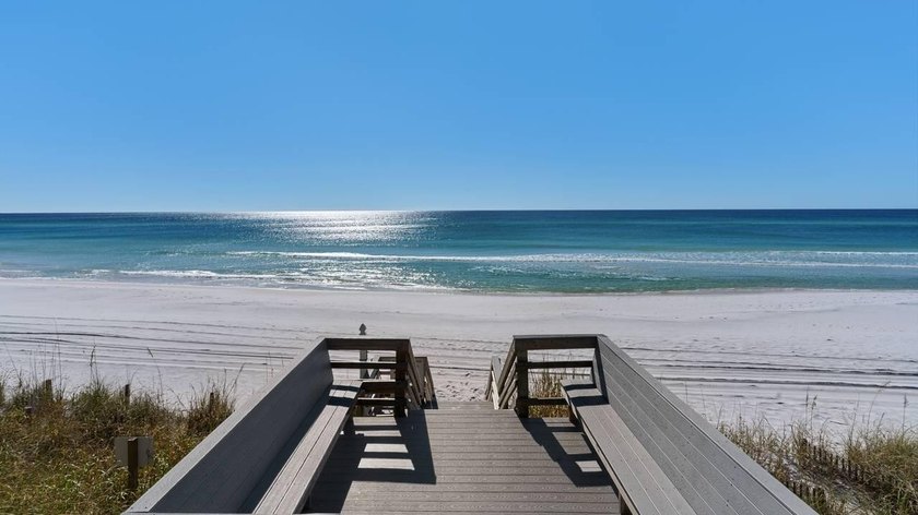 Exquisite ground-level, 1 bedroom Gulf-front Emerald Hill condo - photo 24