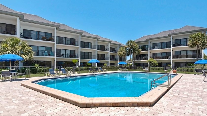 Exquisite ground-level, 1 bedroom Gulf-front Emerald Hill condo - photo 34
