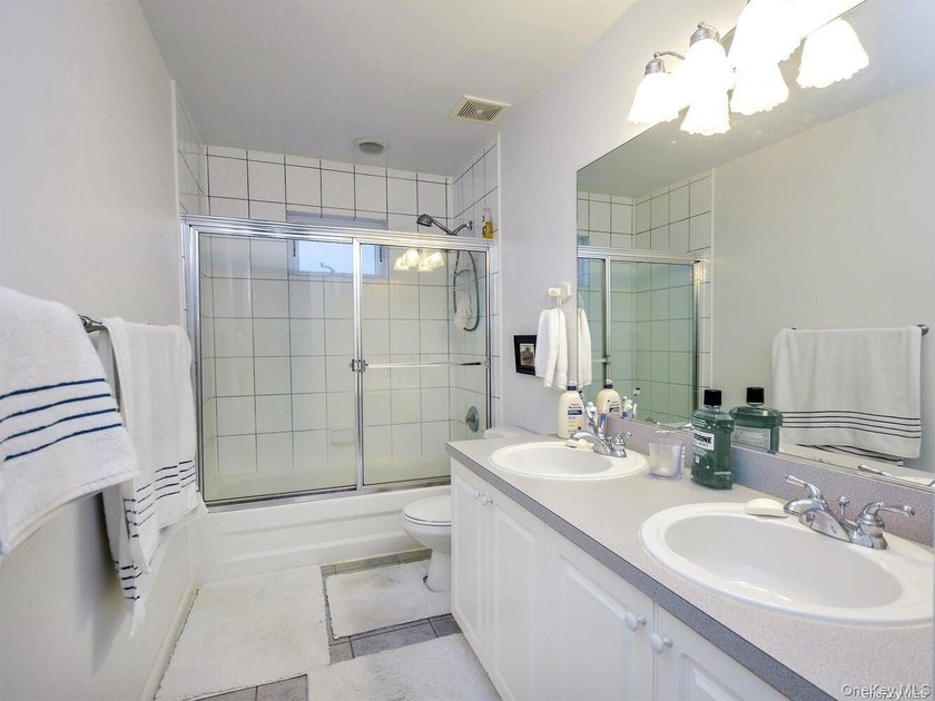 Quality Custom Built Duplex by a Top Hamptons Builder - photo 9