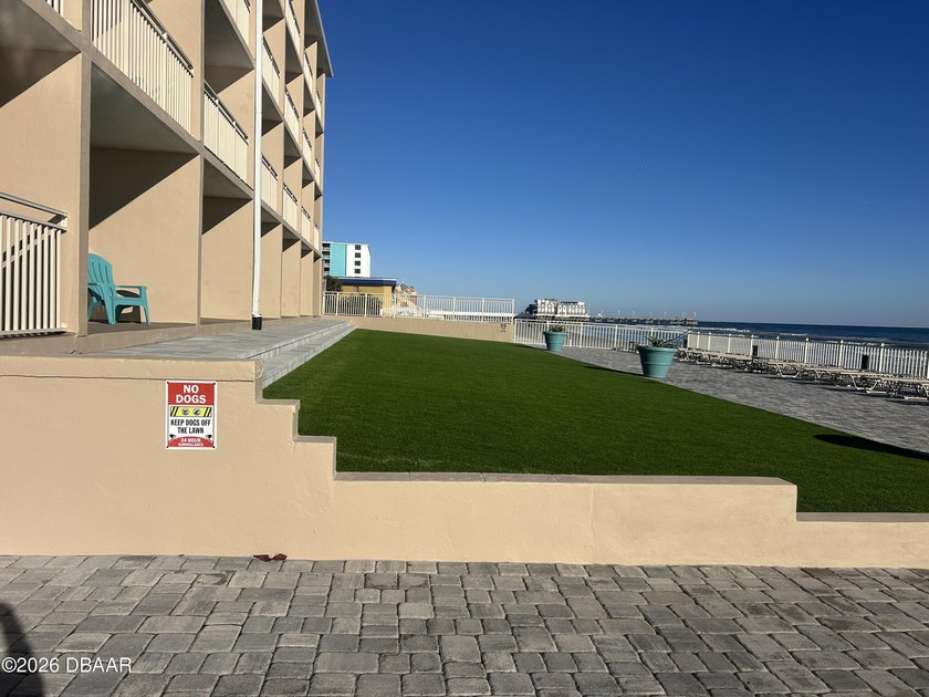 Beachfront Condotel with no rental restrictions. Animal friendly - photo 15