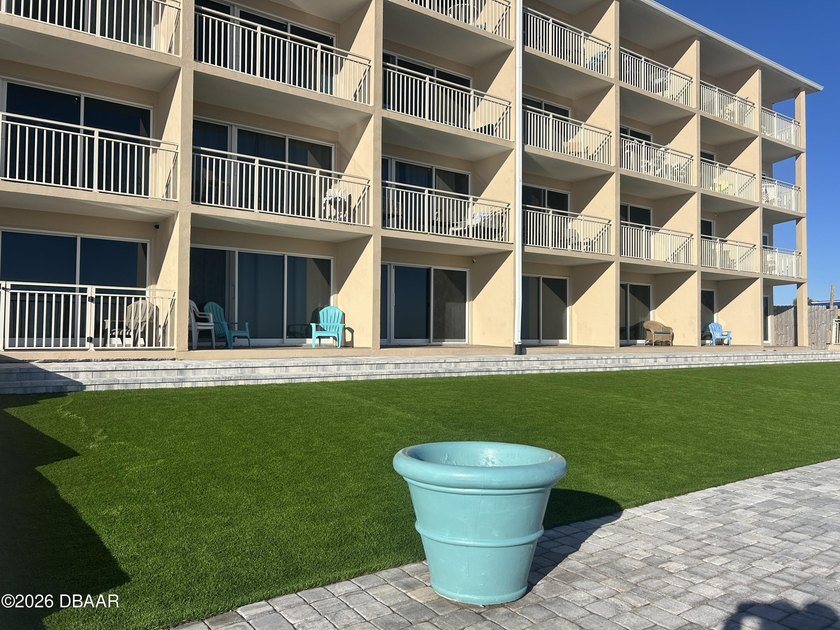 Beachfront Condotel with no rental restrictions. Animal friendly - photo 16