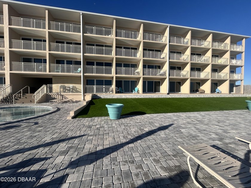 Beachfront Condotel with no rental restrictions. Animal friendly - photo 17