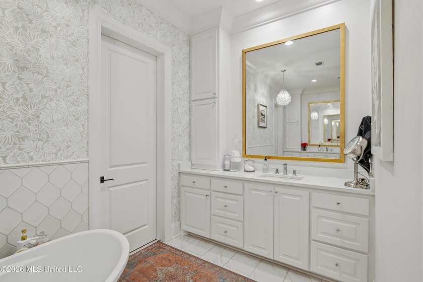 Professional pictures coming soon. Experience exceptional - photo 30