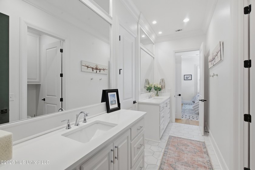 Professional pictures coming soon. Experience exceptional - photo 44