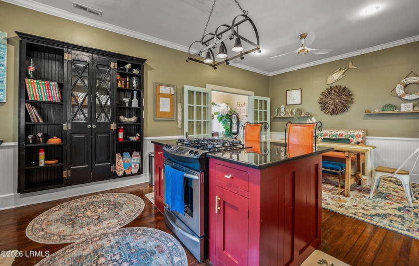 Discover a rare opportunity to own a beautiful 4 bedroom, 4 bath - photo 14
