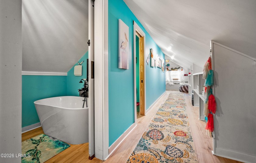 Discover a rare opportunity to own a beautiful 4 bedroom, 4 bath - photo 38