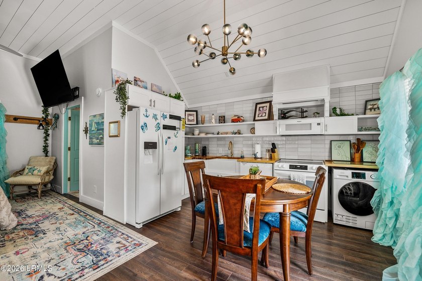 Discover a rare opportunity to own a beautiful 4 bedroom, 4 bath - photo 46