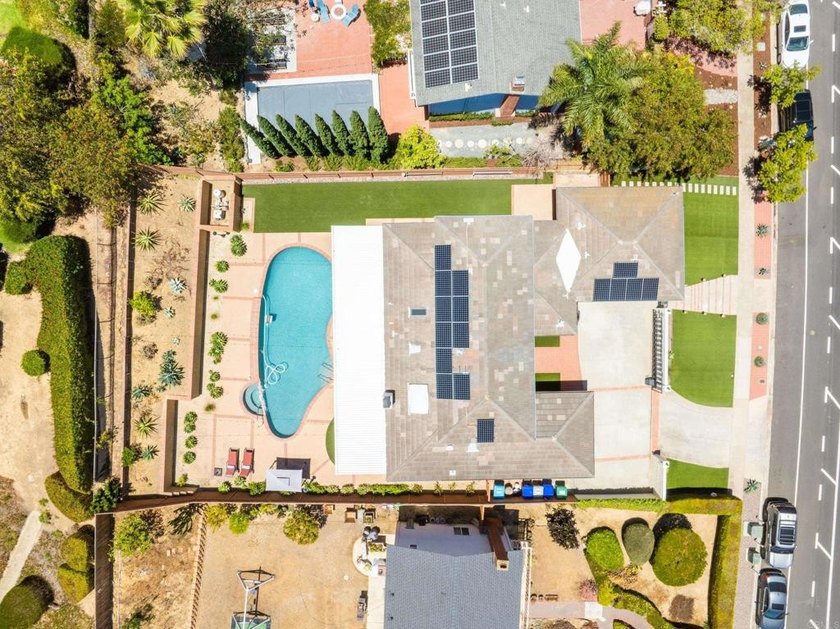 5736 Soledad Mountain Rd - photo 32