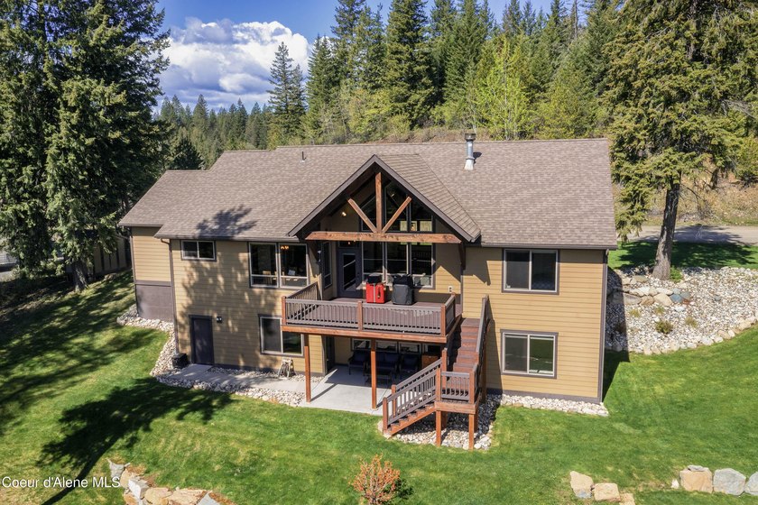 Perched above The Idaho Club, this exceptional luxury home - photo 10