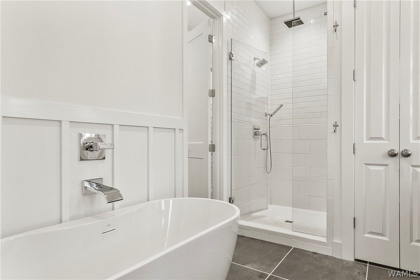 Welcome to lakeside living at its finest! This beautifully - photo 14