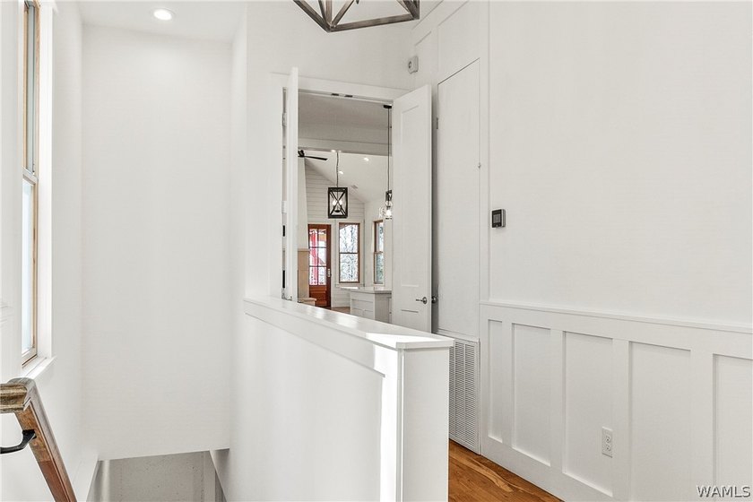 Welcome to lakeside living at its finest! This beautifully - photo 20