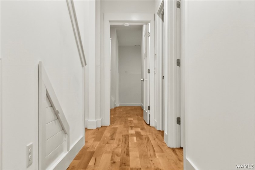 Welcome to lakeside living at its finest! This beautifully - photo 28