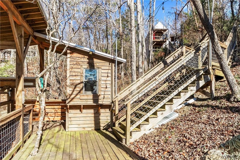 Welcome to lakeside living at its finest! This beautifully - photo 39