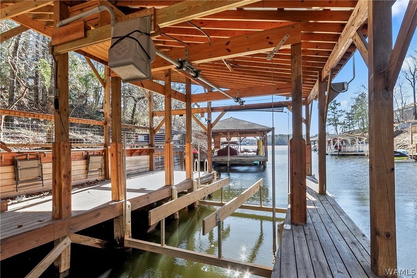 Welcome to lakeside living at its finest! This beautifully - photo 41