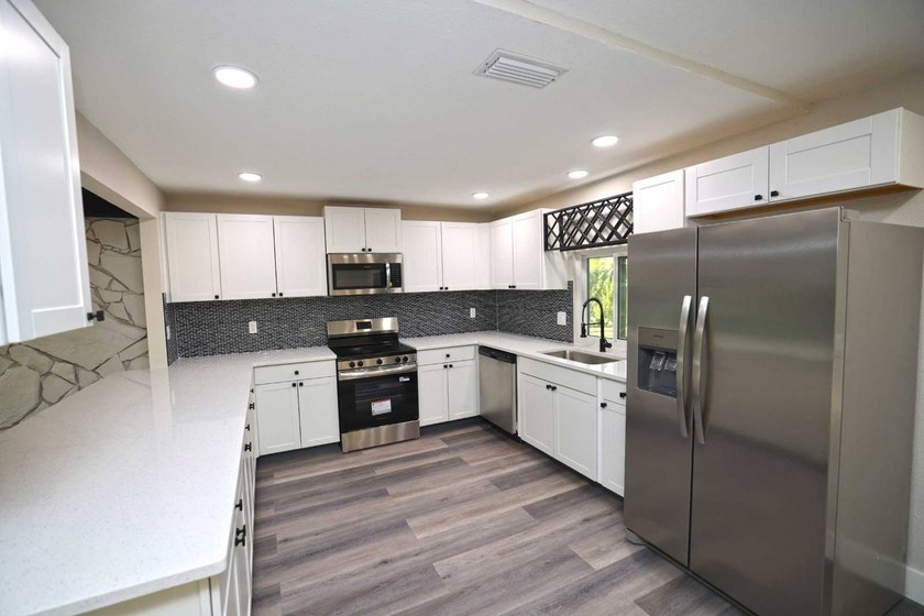 Currently has annual tenant..Welcome to 5667 Creekwood Drive in - photo 3
