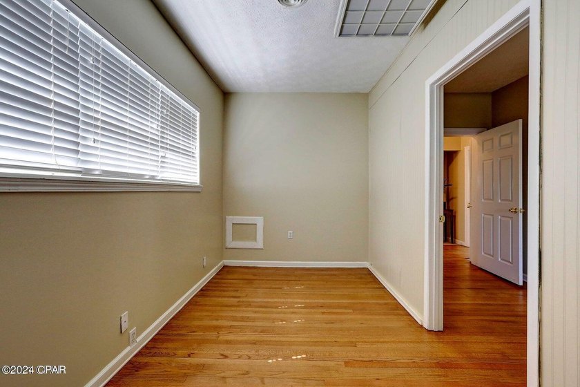 Property Type: Commercial Office Location: 1148 Jenks Ave - photo 4