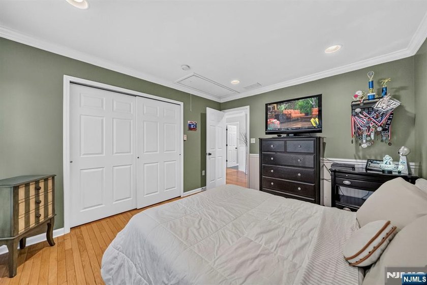 Spectacular Colonial in Sought-After Vizcaya Estates! Welcome to - photo 32