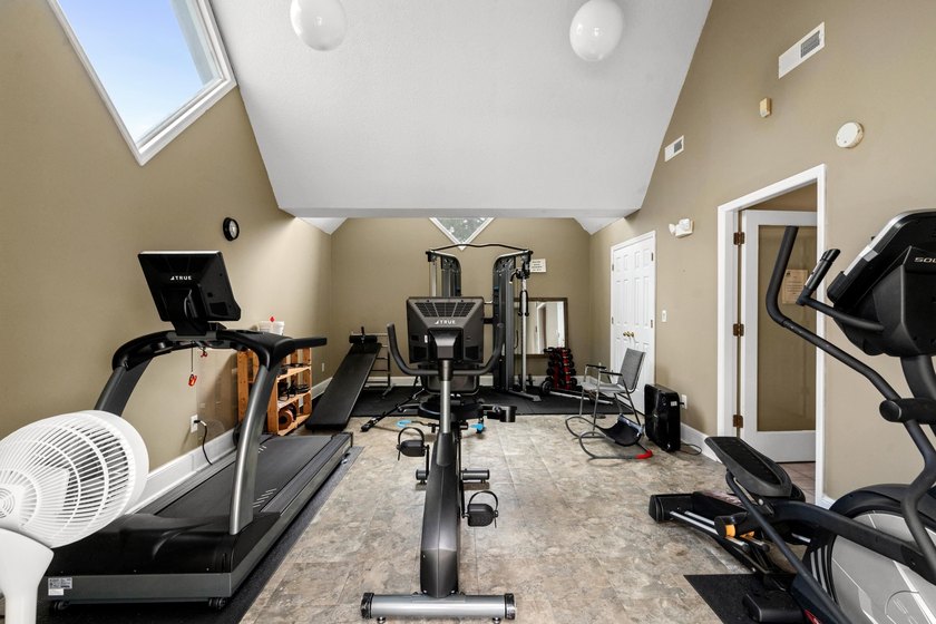 Welcome to this bright and inviting 2 bedroom, 2 bath - photo 38