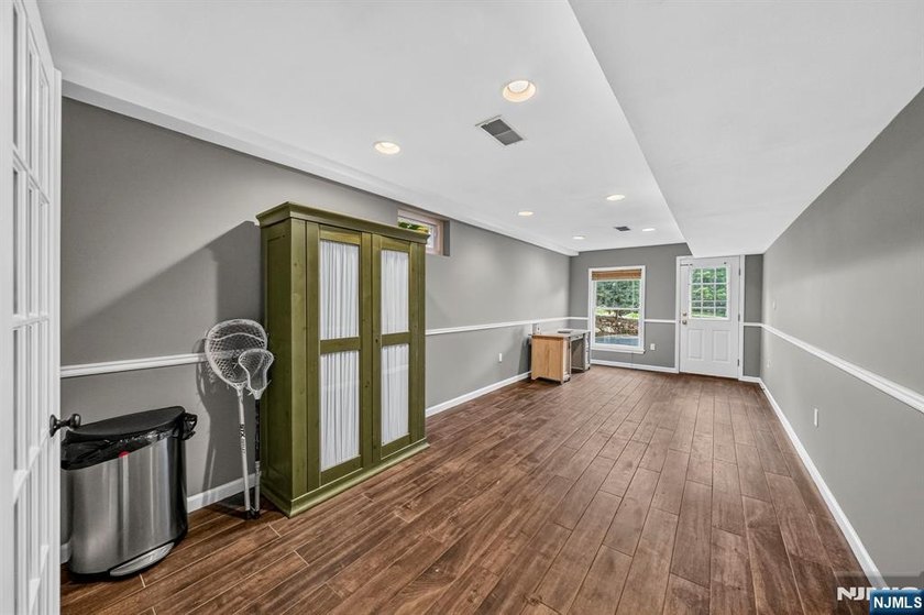 Spectacular Colonial in Sought-After Vizcaya Estates! Welcome to - photo 41