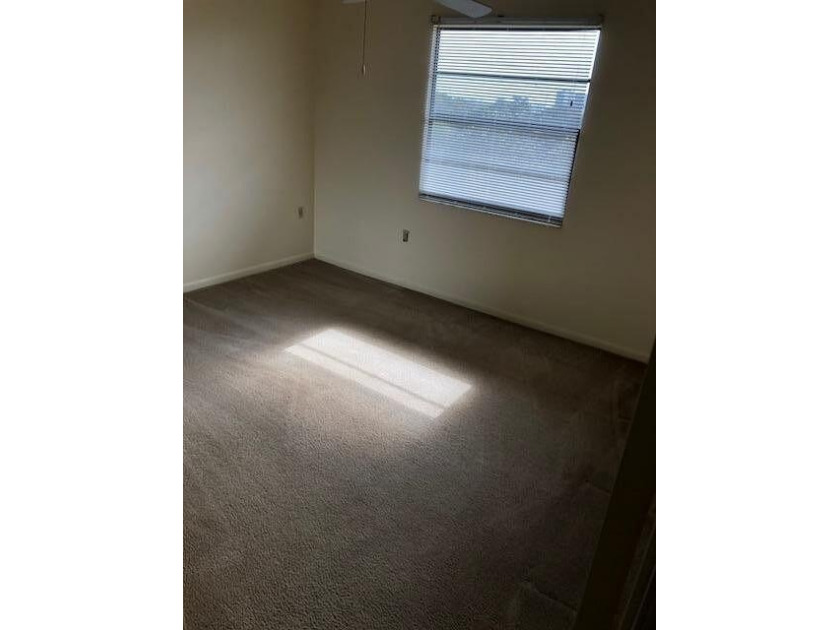 BRIGHT 2BEDROOM/2BATH FORTH FLOOR PENTHOUSE END UNIT OFFERS - photo 6