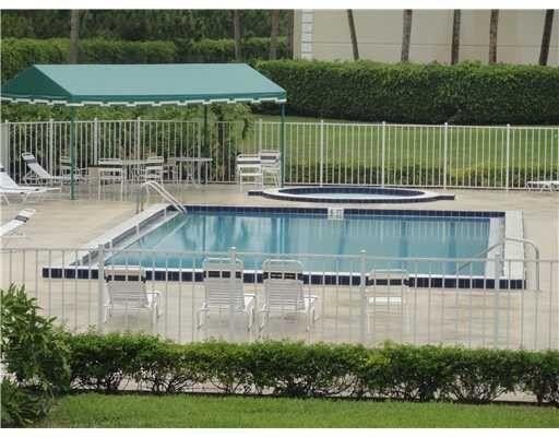 BRIGHT 2BEDROOM/2BATH FORTH FLOOR PENTHOUSE END UNIT OFFERS - photo 10