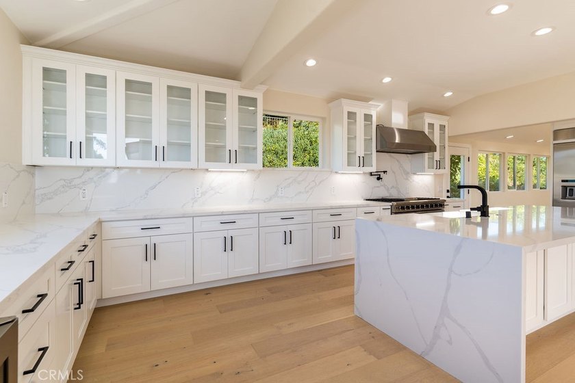 This newly renovated home with breathtaking 180-degree ocean - photo 11