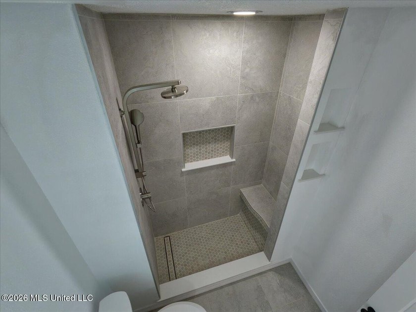 Must see! Absolutely everything in this stunning 4-bedroom - photo 13