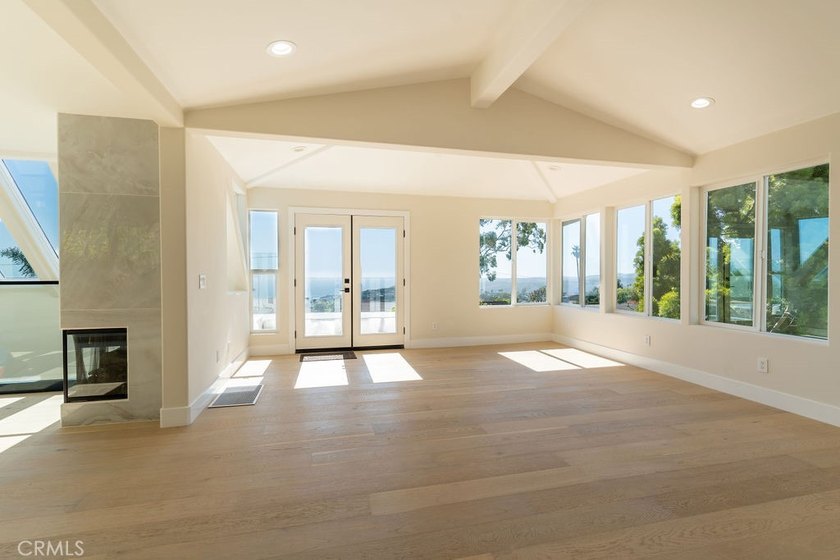 This newly renovated home with breathtaking 180-degree ocean - photo 18