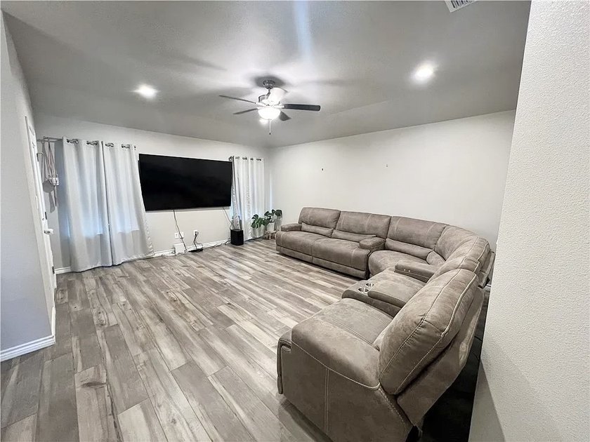 Welcome to your home sweet home! Built in 2022, this beautiful - photo 5